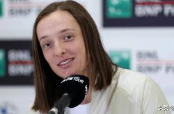 球员面对媒体采访，表态意气风发