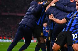 关于拜仁慕尼黑轻松取胜多特蒙德，领跑不可撼动的信息