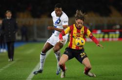 包含AC米兰主场不败纪录被打破，球队寻找复仇机会的词条