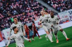 包含沃尔夫斯堡球员火力全开，轻松战胜对手的词条