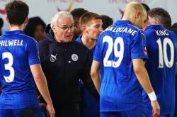 包含都灵大胜保级对手，摆脱降级区困境的词条