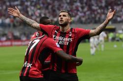 米兰德比大战，AC米兰取得关键胜利