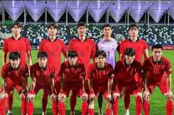 包含比赛过程曲折激烈，两队技战术对决峰回路转的词条