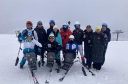 欧洲和北美洲运动员在跨洲比赛中奋勇拼搏