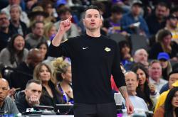 包含开拓者主帅盛赞队员表现，期待更多精彩比赛的词条