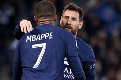 包含阿森纳1比1逼平南安普敦，中场激烈对抗的词条