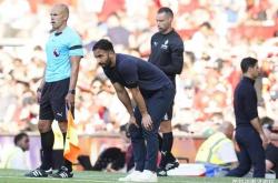 曼联主教练训练球队备战英超赛场