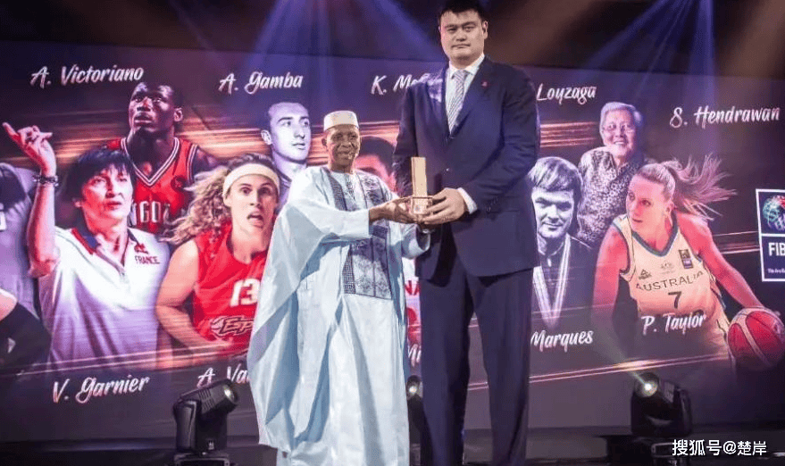 篮球明星联赛五棵松揭幕姚明广场掀起热潮的简单介绍