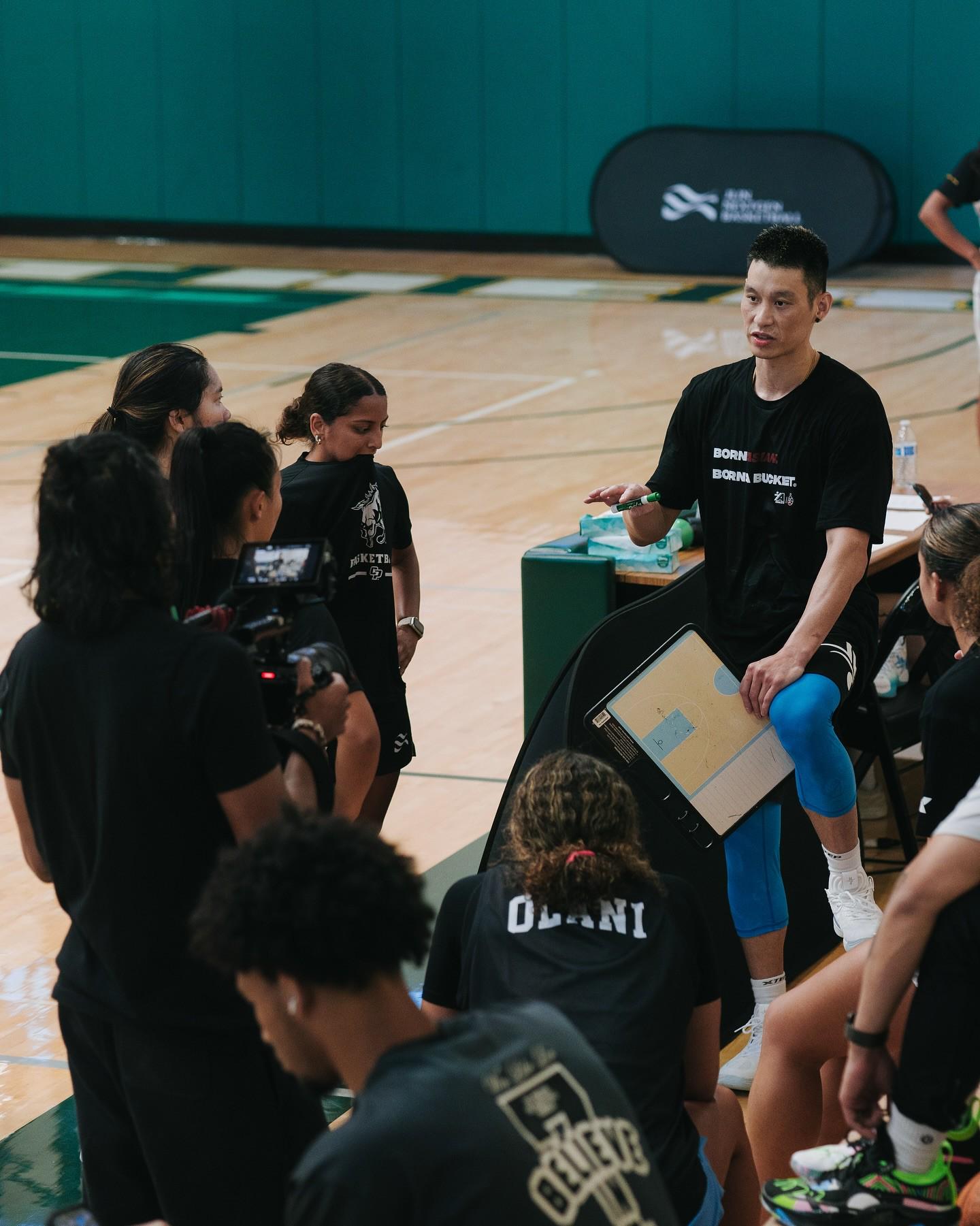 林书豪惨遭辱骂后发声，呼吁球迷保持文明的简单介绍