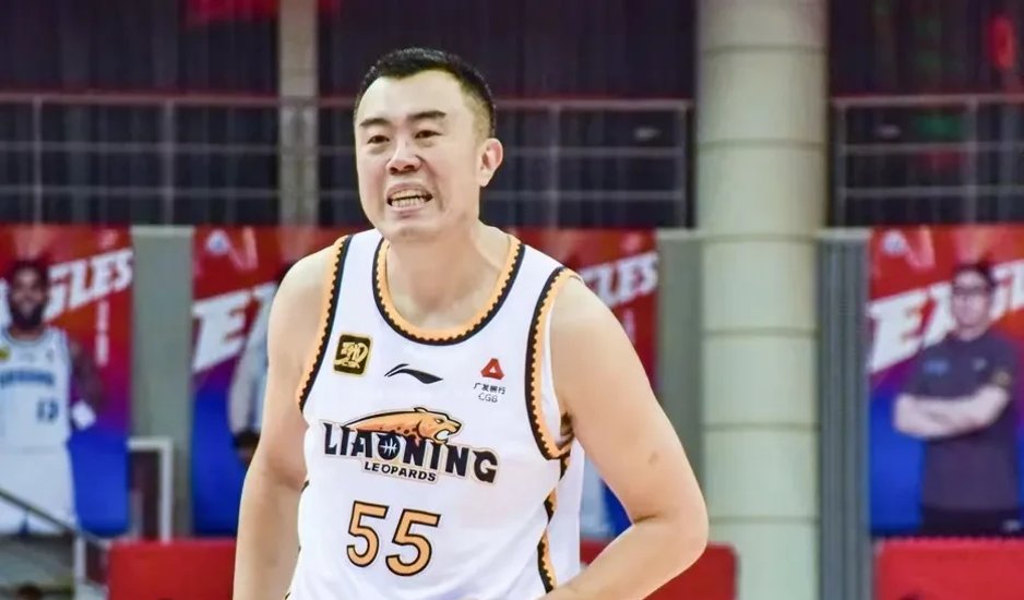 青岛明星球员火爆全场，击败福建队