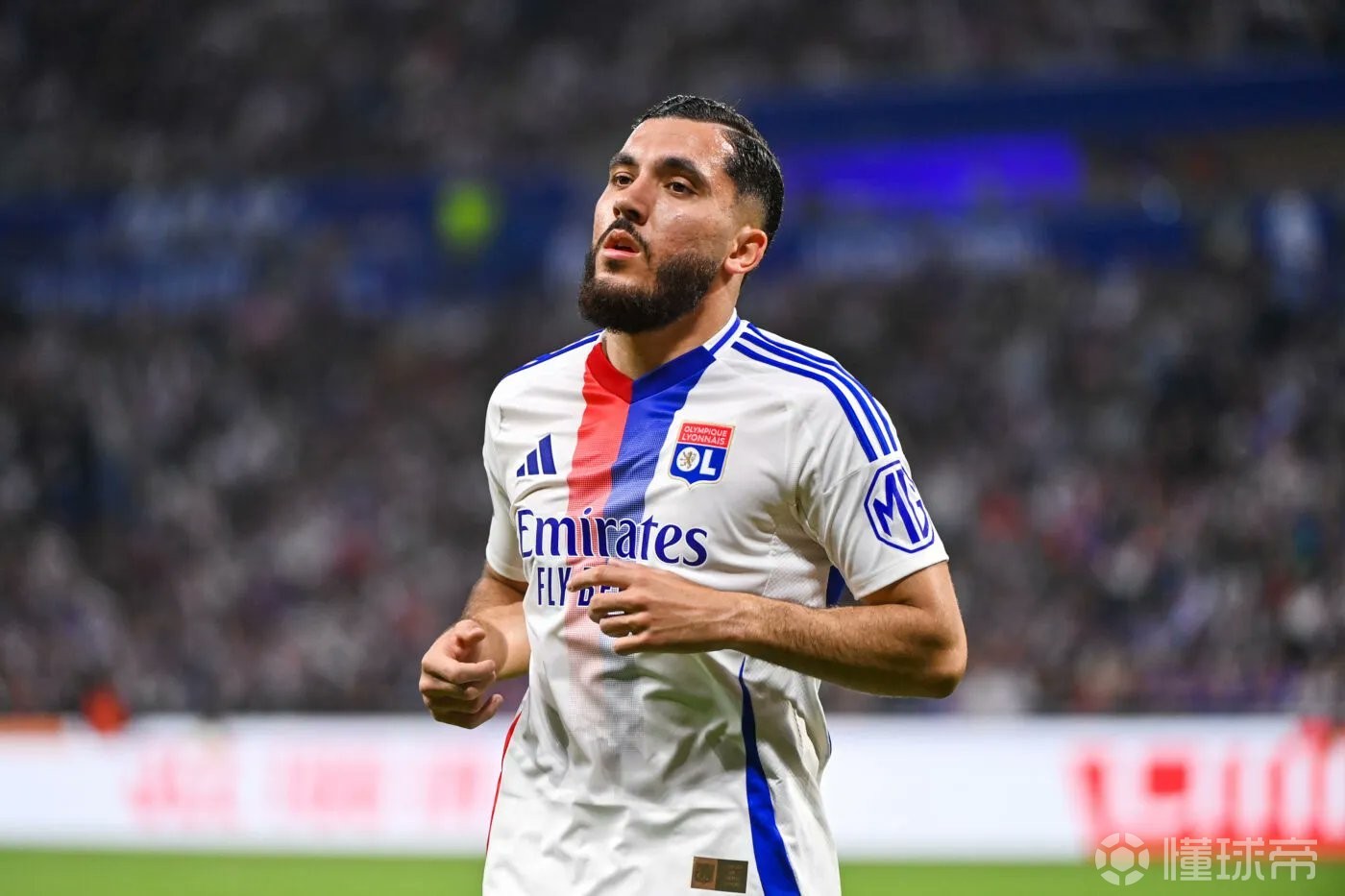 包含多特蒙德球员传出加盟里昂传闻，未来或现大征适应问题的词条