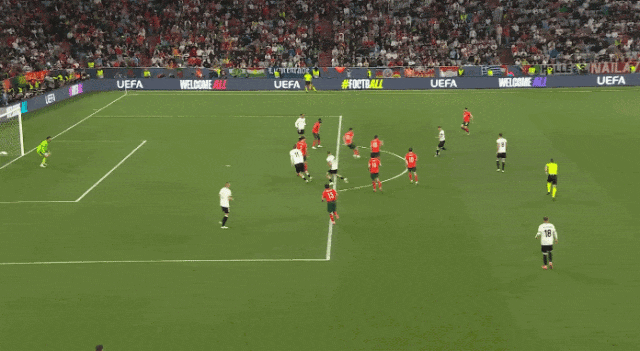 欧国联强赛战况激烈，胜利关键厮杀