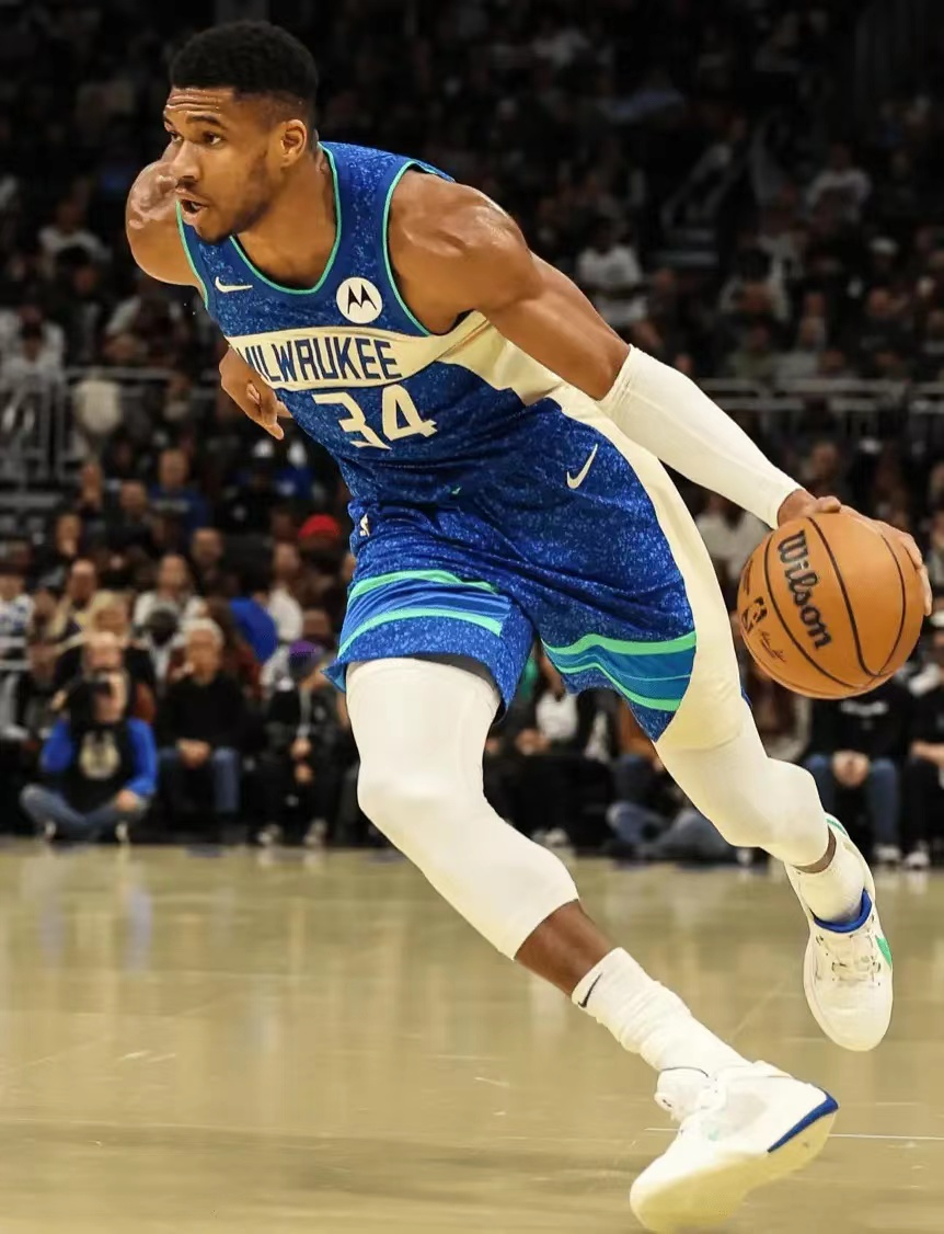 雄鹿两度落败，老鹰主场喜获胜利的简单介绍