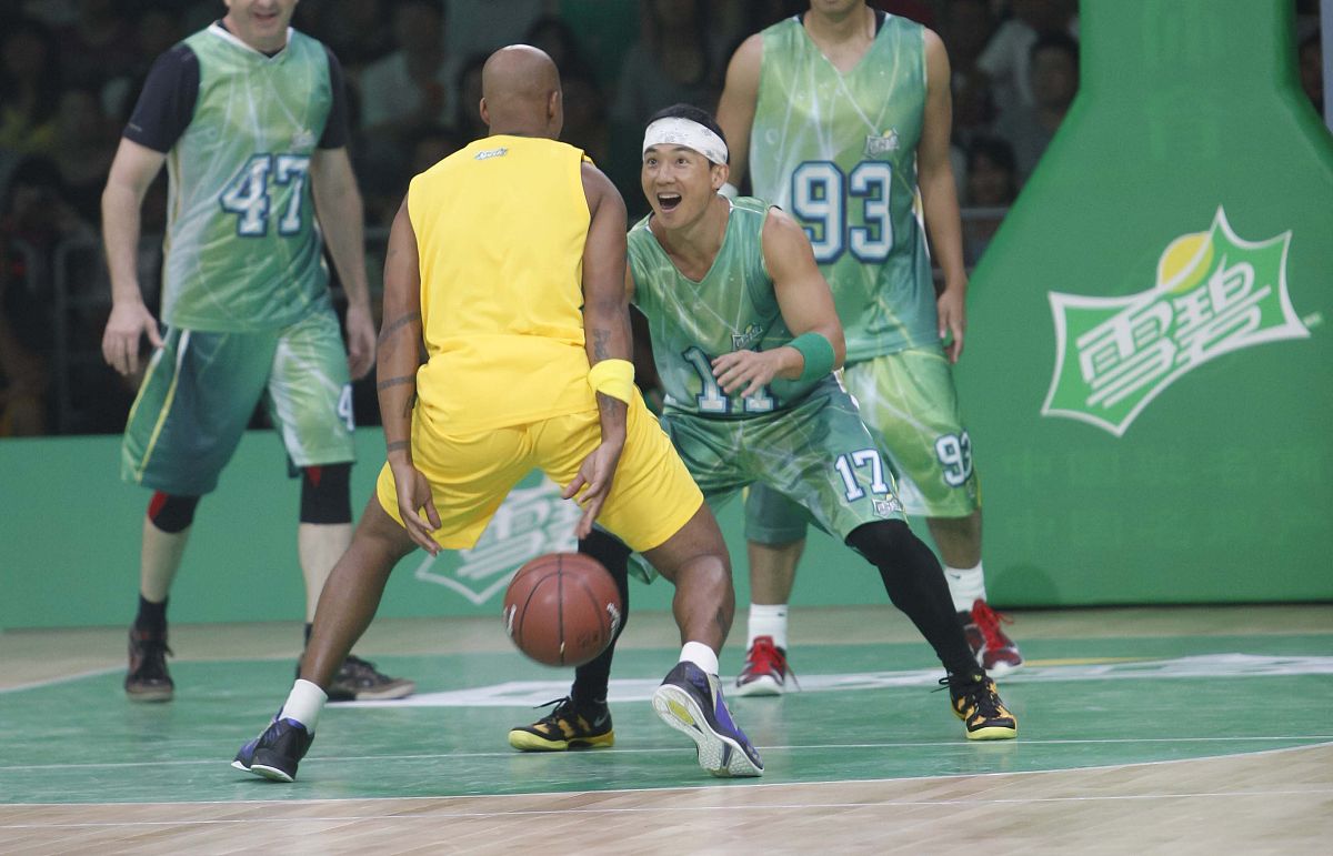 关于精彩瞬间回放，全方位呈现比赛精彩的信息