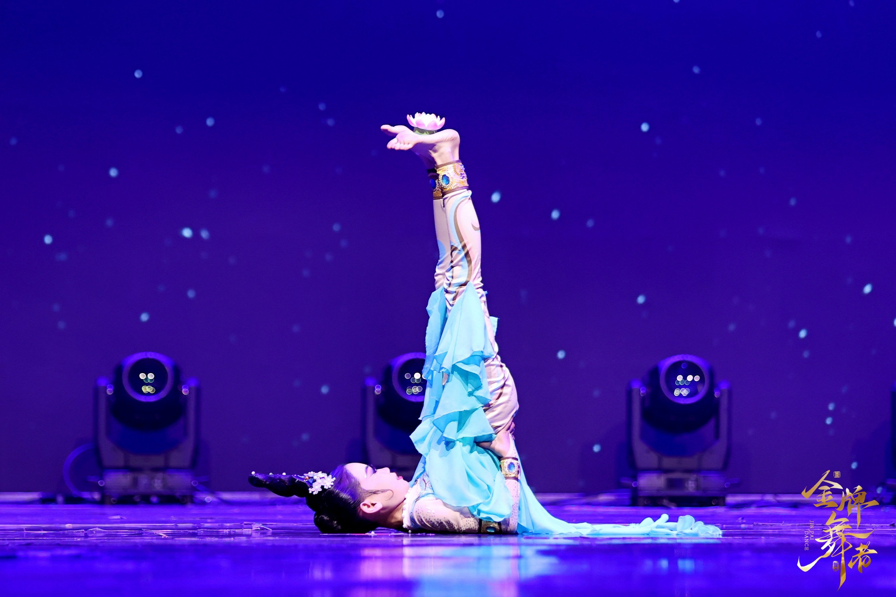 体育艺术表演尽显风采,优美舞蹈引领潮流 体育艺术表演尽显风采,优美舞蹈引领潮流