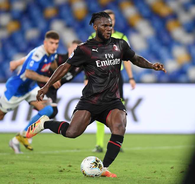 巴塞罗那大将突然宣布离队，引发球迷热议的简单介绍