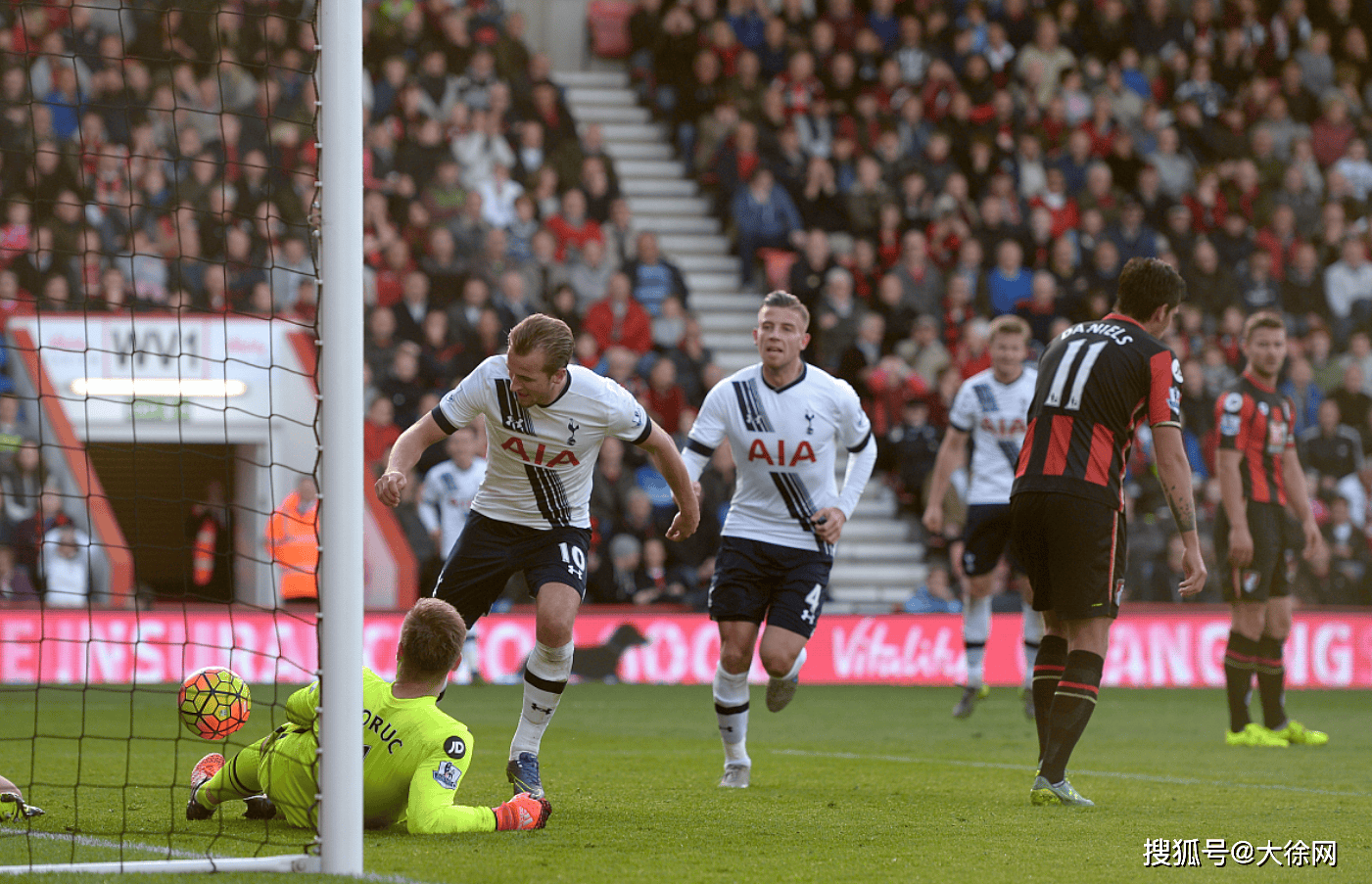 关于伯恩茅斯足球队在比赛中取得胜利的信息